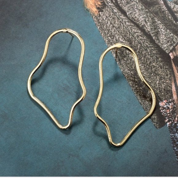 Gold plated Polygon Earrings - Picture 3 of 8